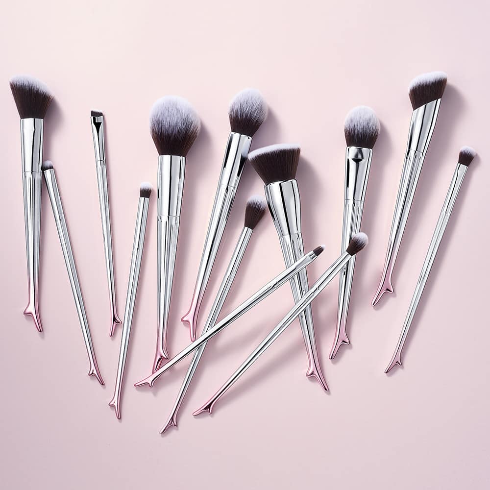 Lilywild New Wholesale Christmas Ornaments Private Label Pro 13pcs Silver Makeup Brush Gift Set Women Makeup Brush - Image 5