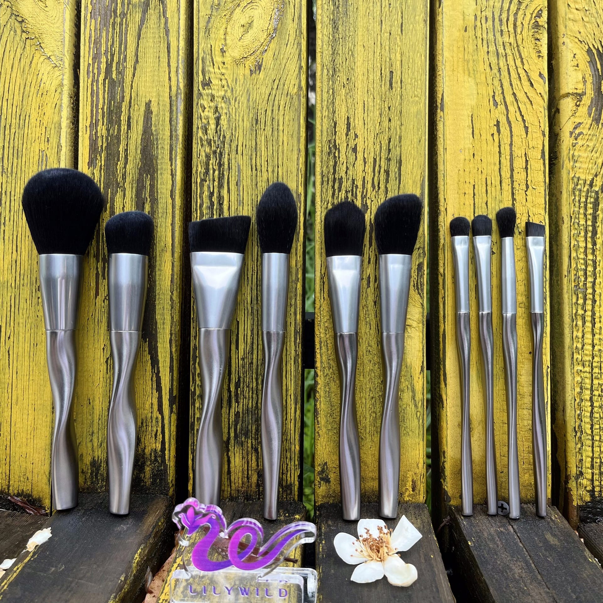 Nuoyou High Quality 10 Piece Professional Makeup Brush Set Full Face Kit Angular Blush Synthetic Hair for Foundation and Eyes - Image 3