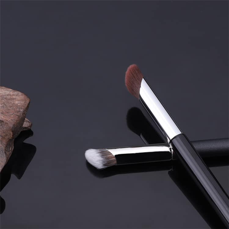Customized Professional Concealer Makeup Brushes New Single Definer Slanted Make-Up Small Concealer Blending Brush Private Label - Image 4