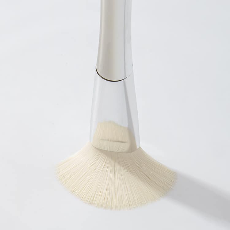 New Design Nice Soft Vegan White Silver Plastic Fan Clay Face Mask Brush Foundation Applicator Logo Custom-Facial-Mask-Brush - Image 3