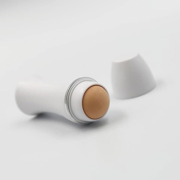Wholesale Attractive Portable Face Oil Control Absorbing Blotting Volcanic Roller Small Oil Absorbing Roller - Image 5