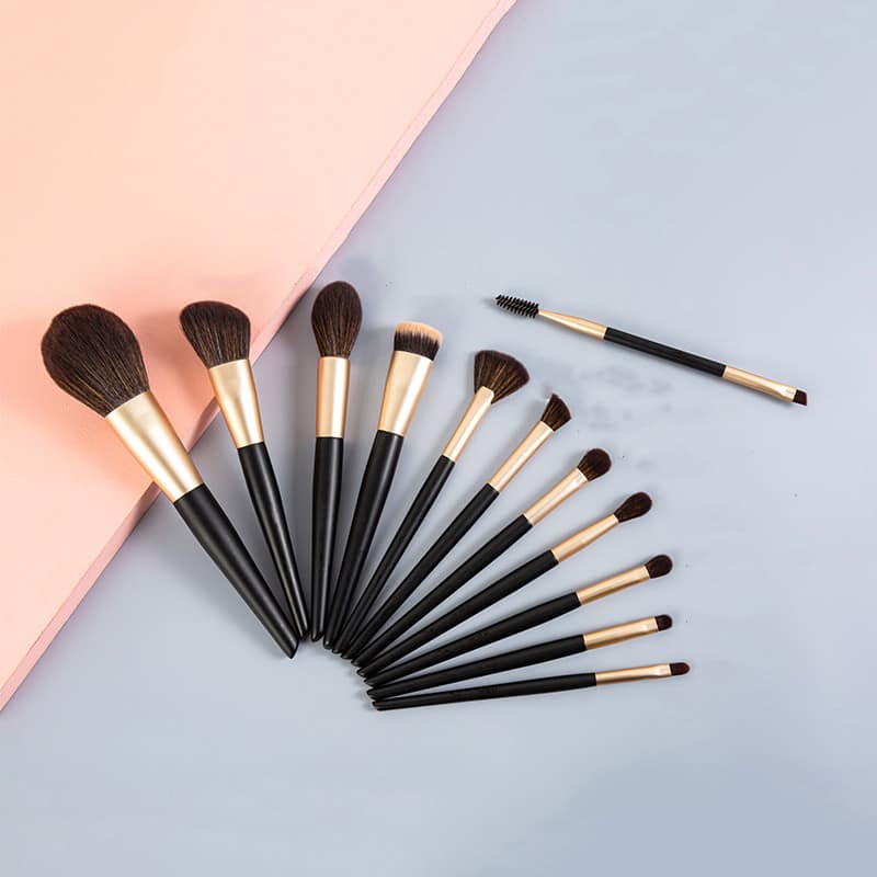 Lilywild Best 12 Pieces Custom Logo Premium Soft Vegan Individual Black Gold Luxury Professional Makeup Brush Set High Quality - Image 4